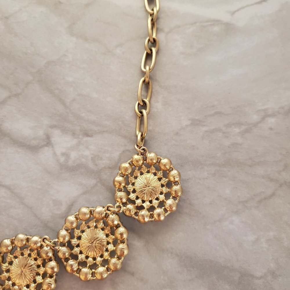✨ J.Crew Classic Rhinestones Pave Crystal Medallion Statement Necklace ✨ - Picture 13 of 16